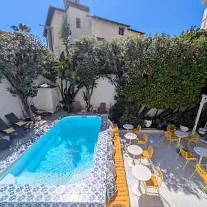 hotel-mademoiselle-juan-les-pins.fr-provencehotel.com/